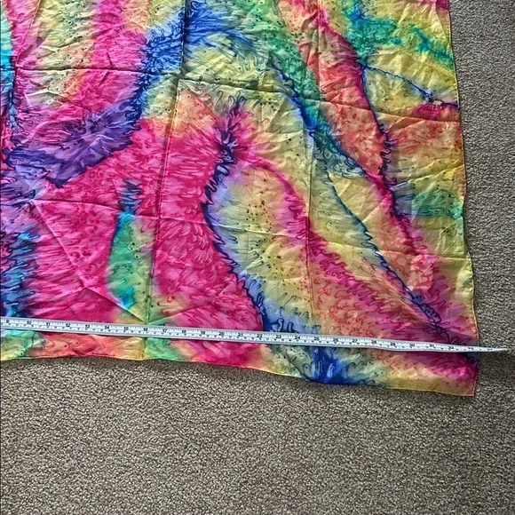 100% Silk Rainbow Tie Dye Printed 33” x 34” scarf - Picture 5 of 5